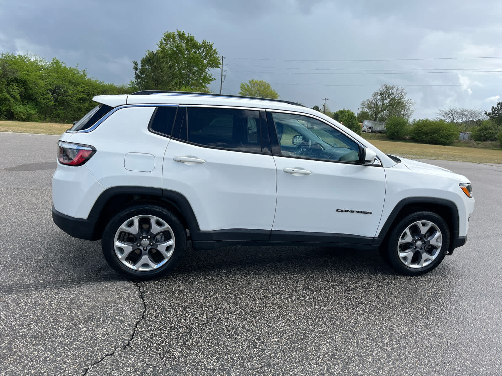 View vehicle photo 6