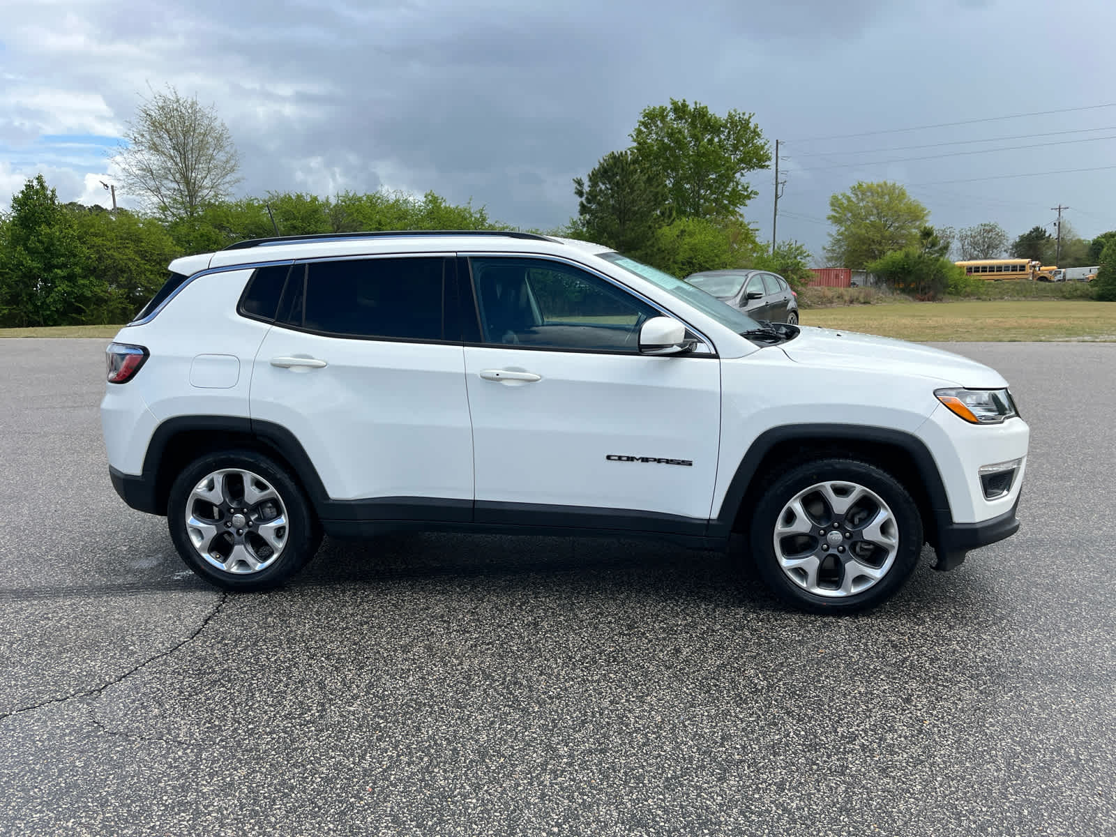 View vehicle photo 7