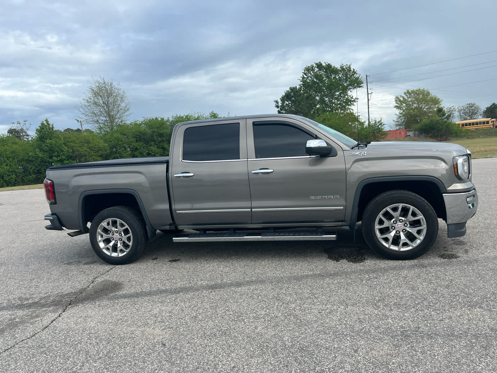 View vehicle photo 7