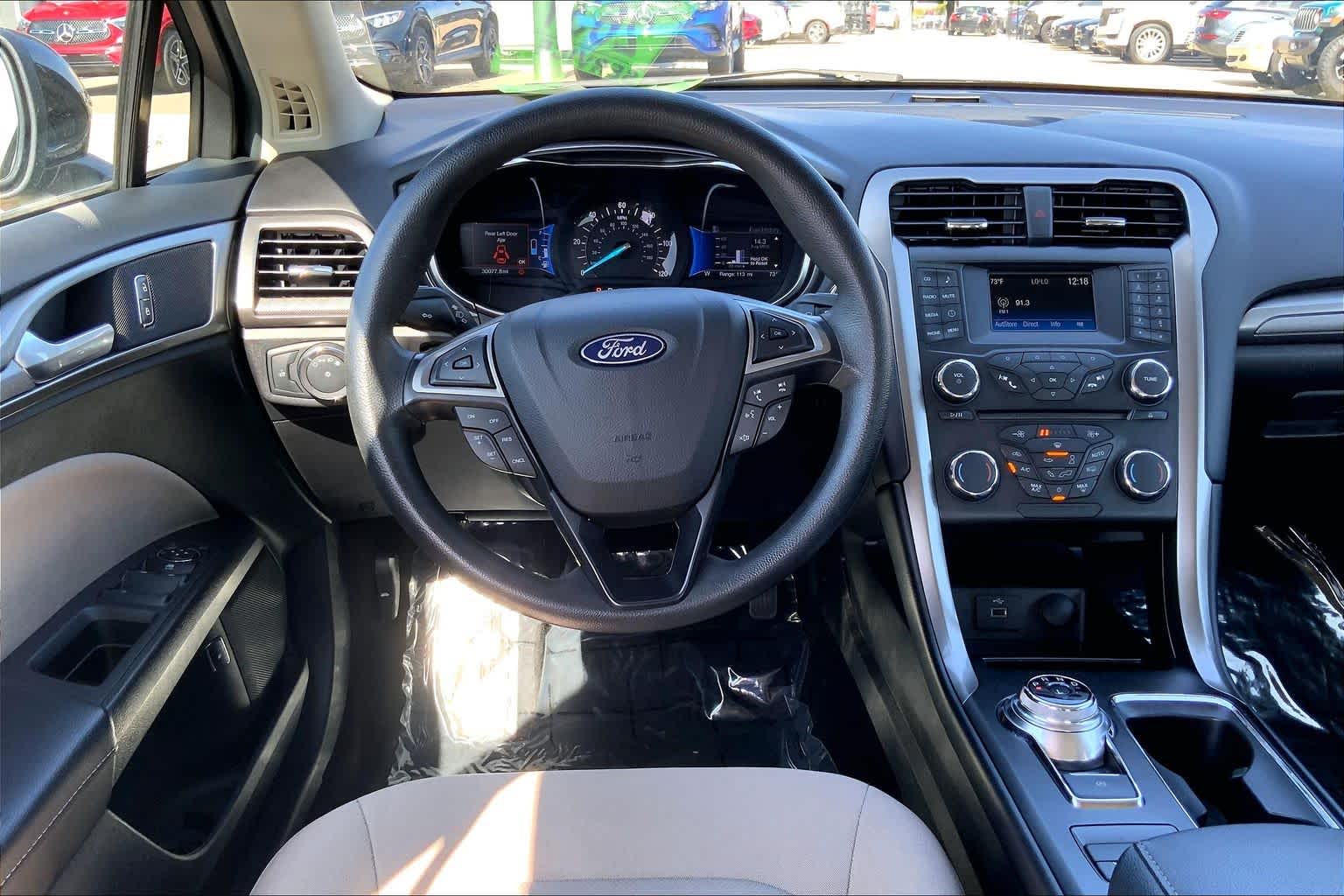 View vehicle photo 7