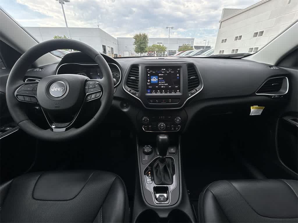 2023 Jeep Cherokee Altitude Lux 12