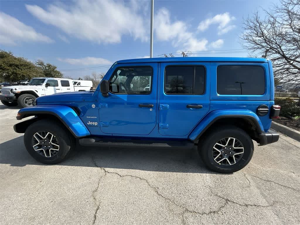 2024 Jeep Wrangler Sahara 3