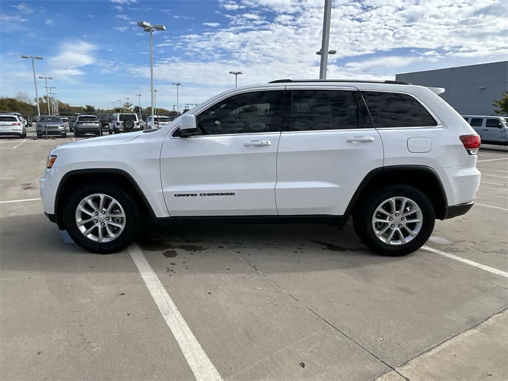 2021 Jeep Grand Cherokee Laredo E 3