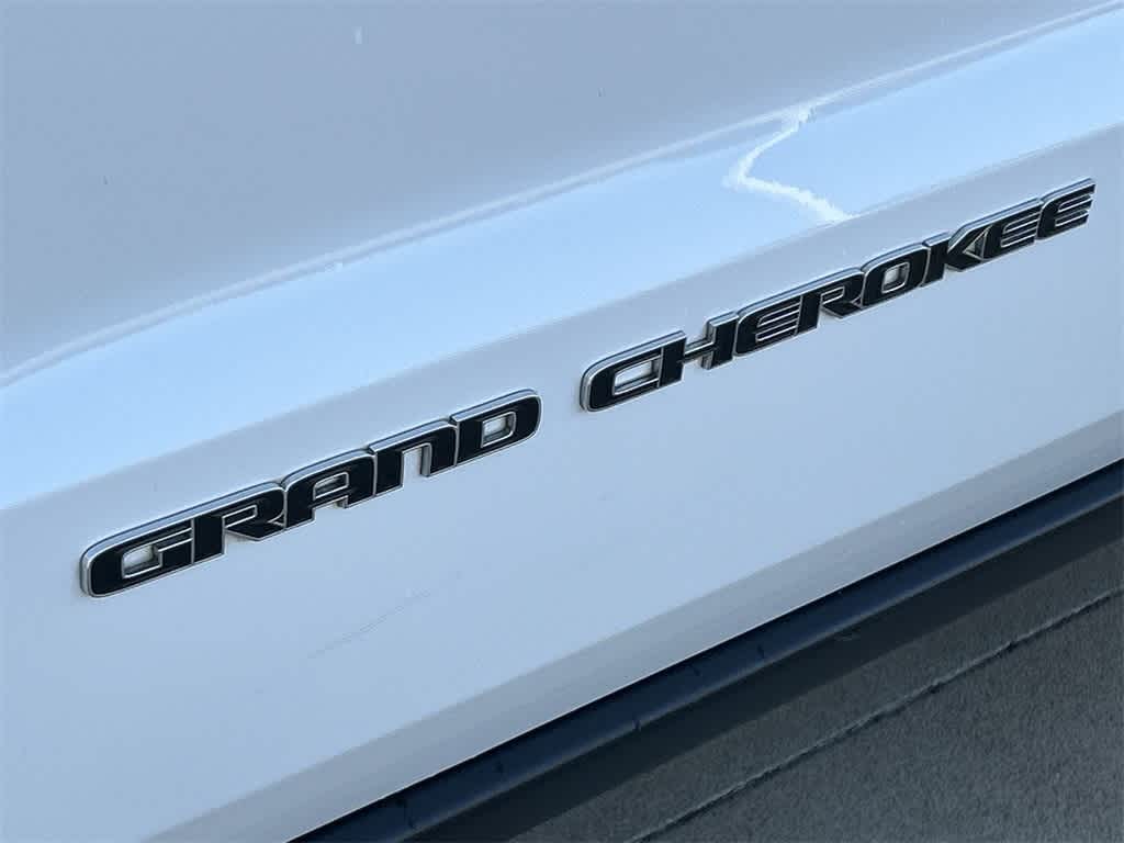 2020 Jeep Grand Cherokee Laredo E 8