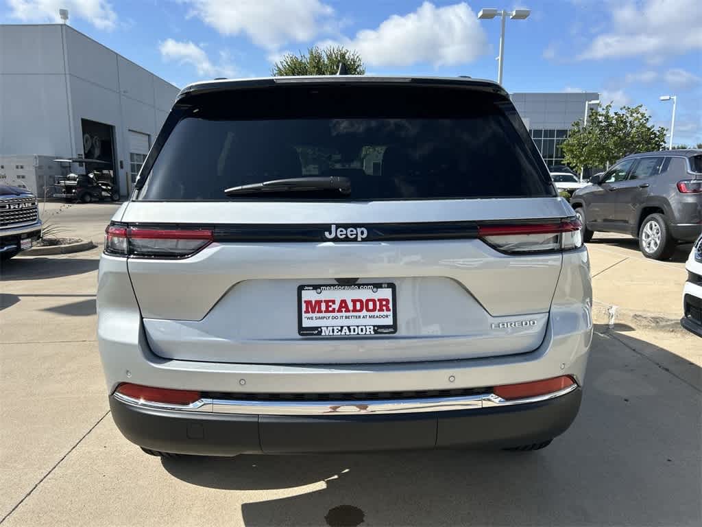 2024 Jeep Grand Cherokee Laredo 5