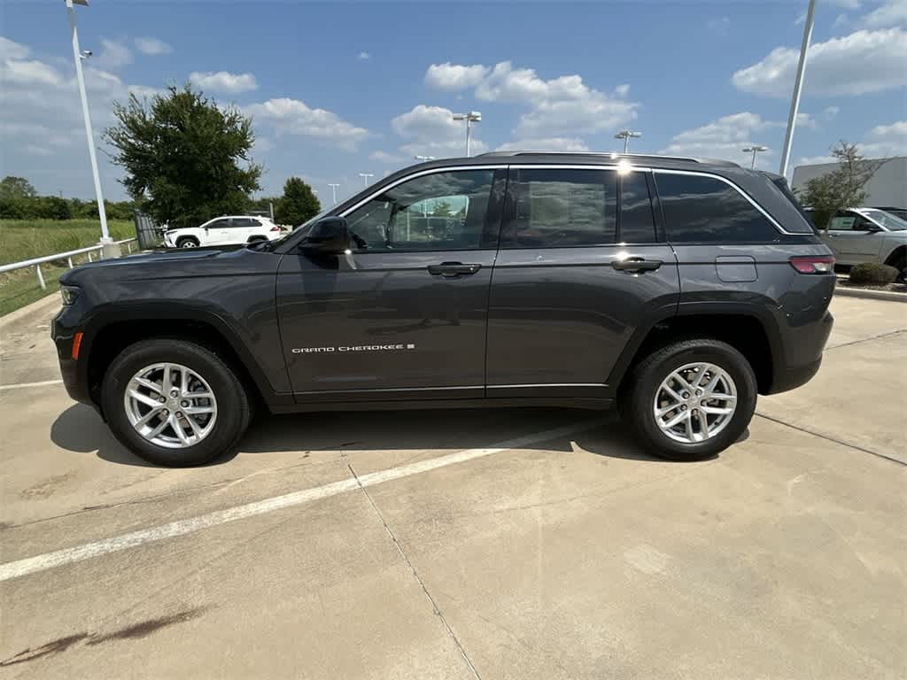 2024 Jeep Grand Cherokee Laredo X 3