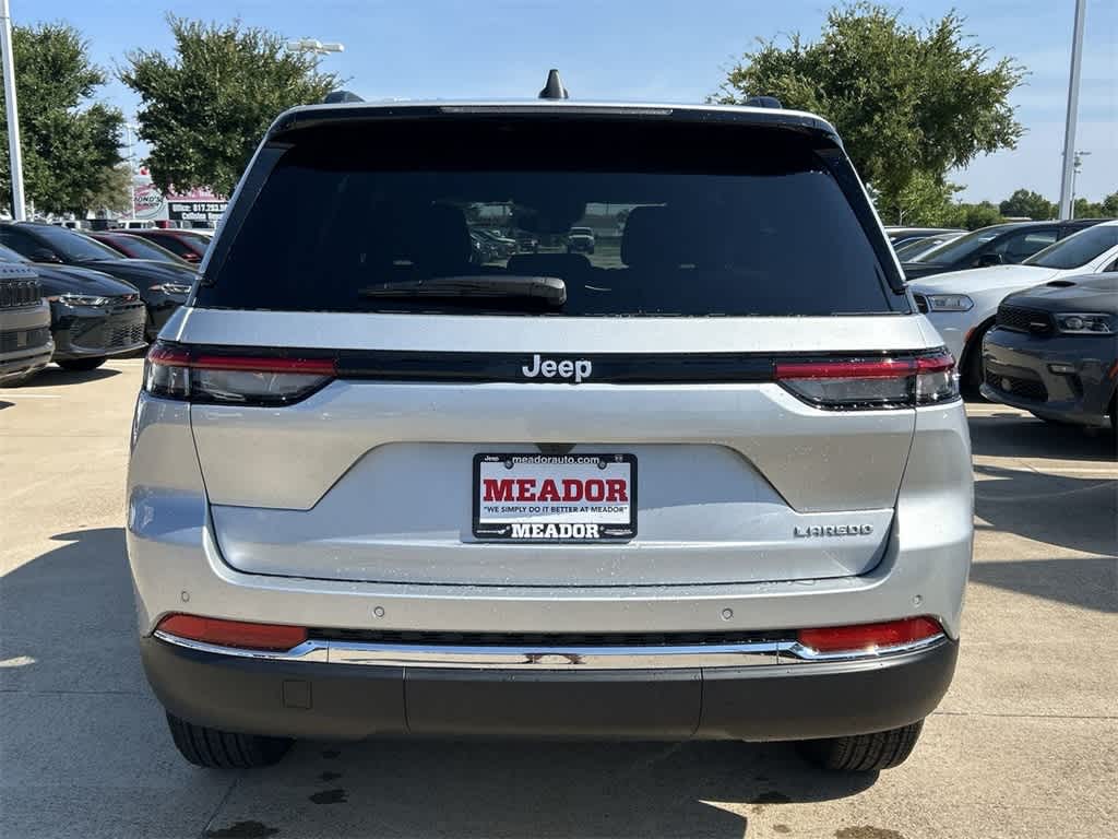 2024 Jeep Grand Cherokee Laredo 5