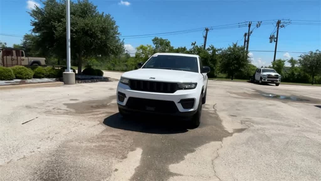 2024 Jeep Grand Cherokee Altitude X 3