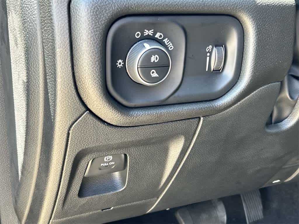 2025 Ram 1500 Tradesman 4x2 Crew Cab 57 Box 23