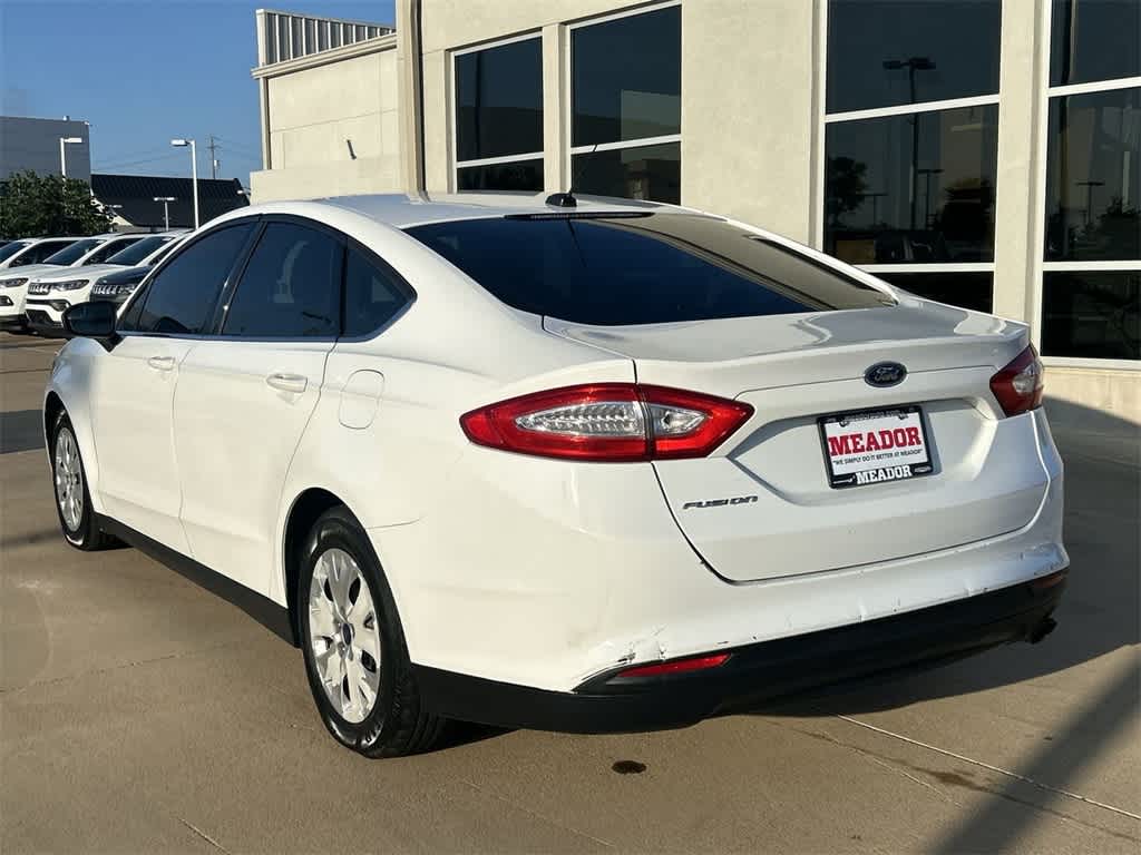 2014 Ford Fusion S 4