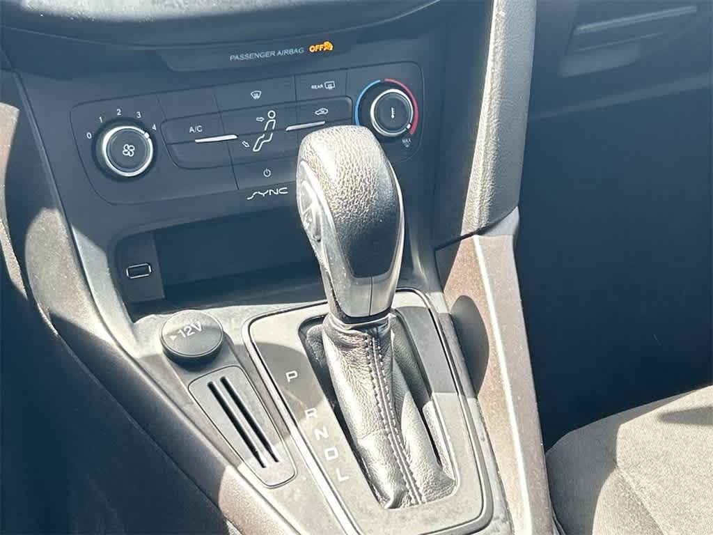 2018 Ford Focus SE 16