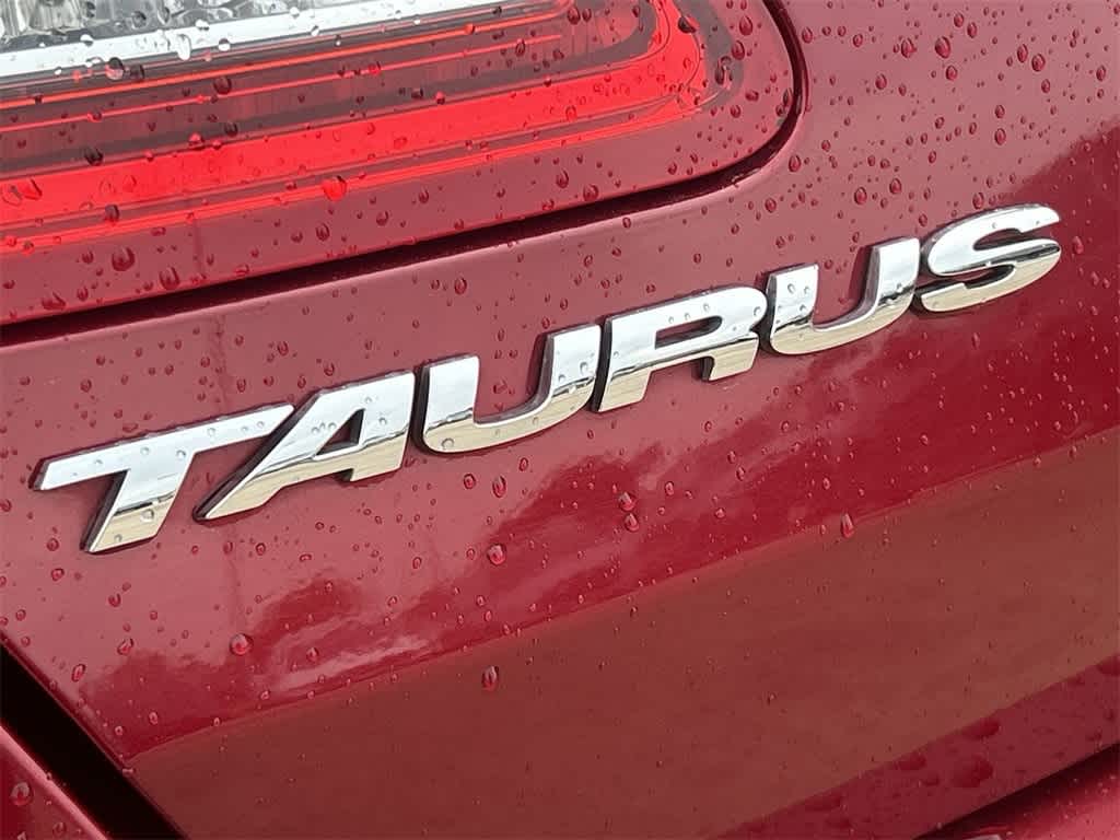 2016 Ford Taurus SEL 7