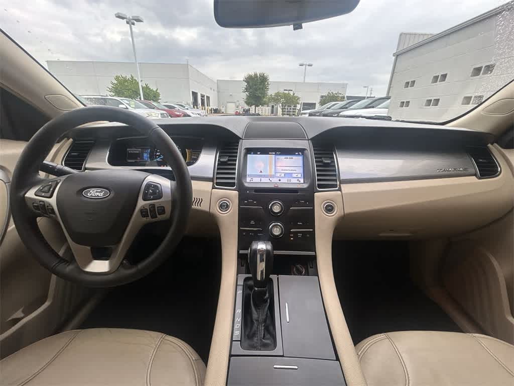 2016 Ford Taurus SEL 14