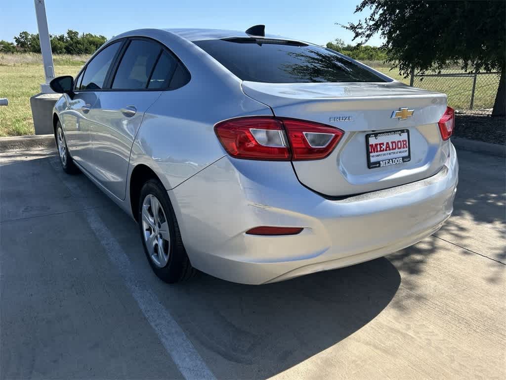 2017 Chevrolet Cruze LS 4