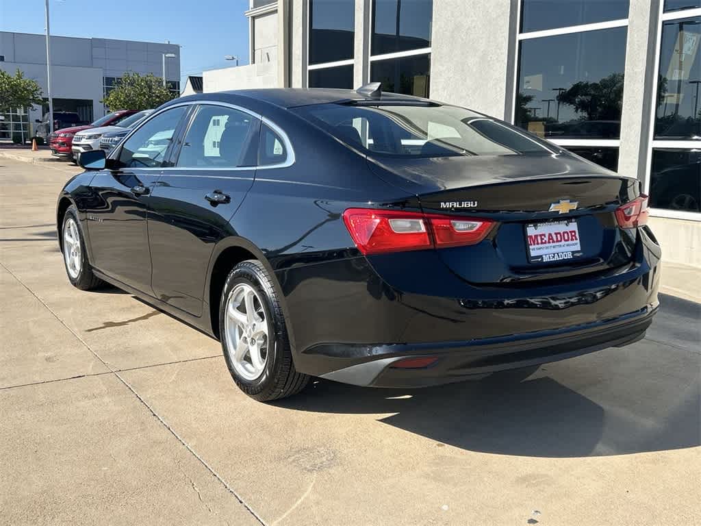 2017 Chevrolet Malibu LS 4