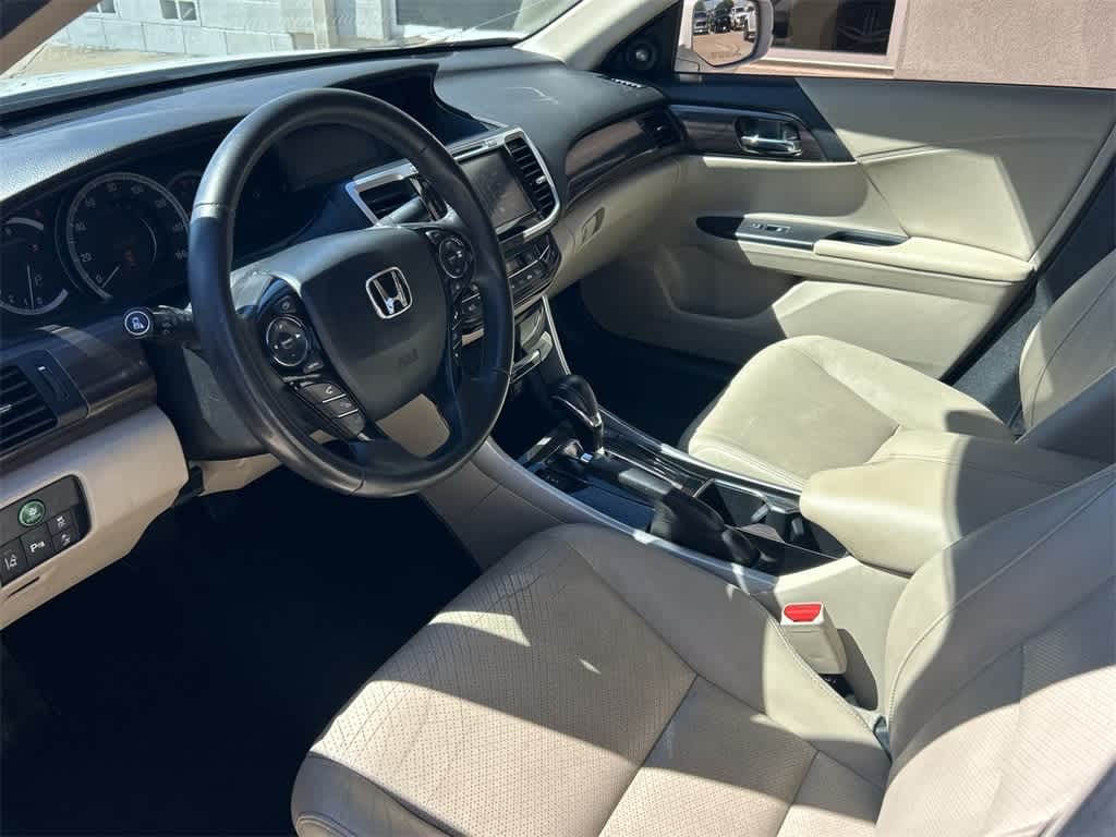 2017 Honda Accord Touring 2