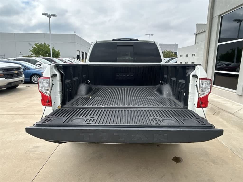 2019 Nissan Titan SV 4x2 Crew Cab 9