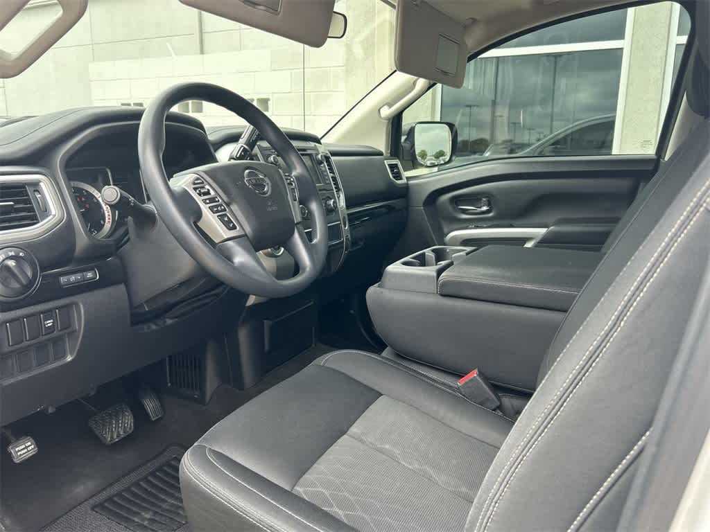 2019 Nissan Titan SV 4x2 Crew Cab 2