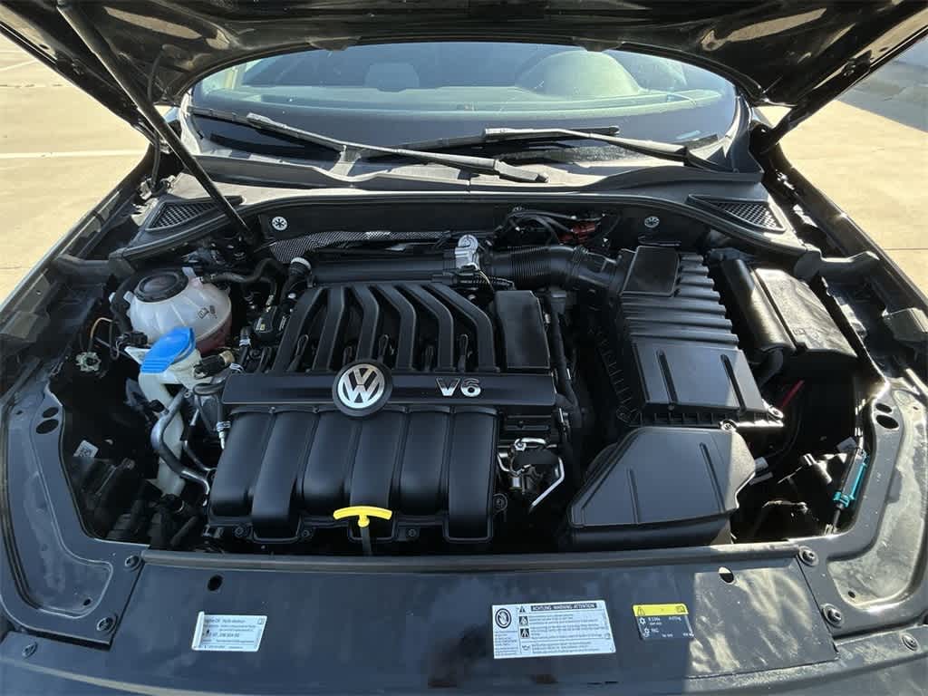 2018 Volkswagen Passat V6 GT 10