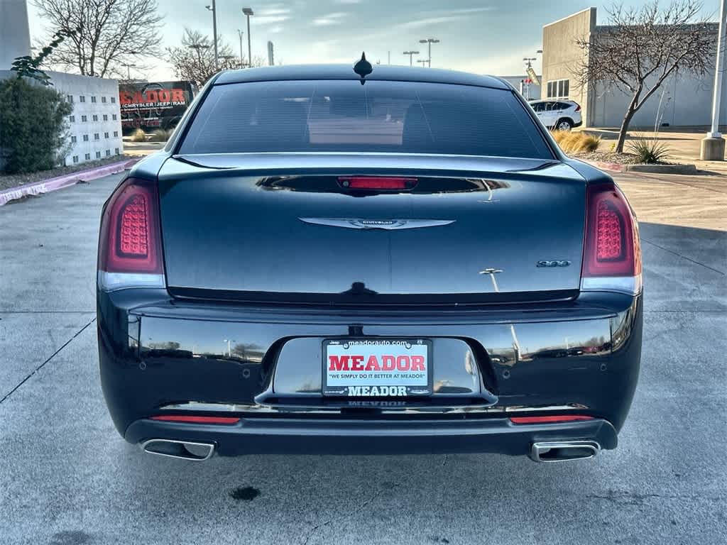 2022 Chrysler 300 Touring L 5