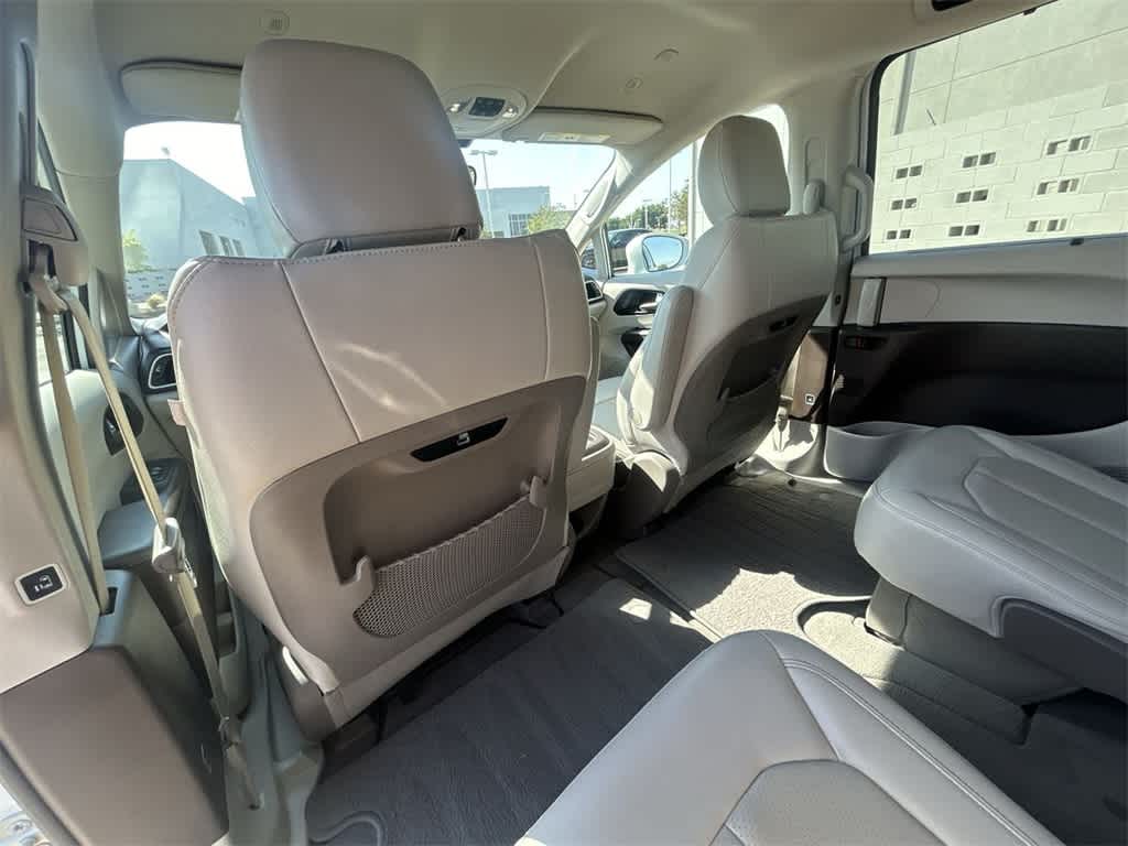 2020 Chrysler Pacifica Touring L 12