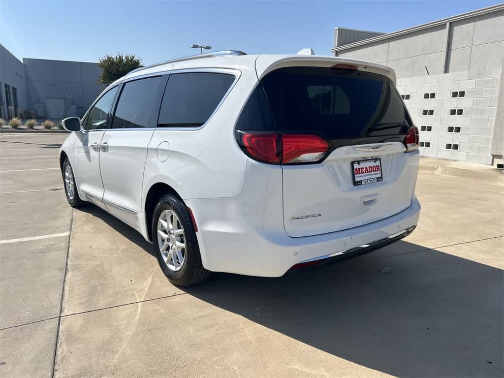 2020 Chrysler Pacifica Touring L 4