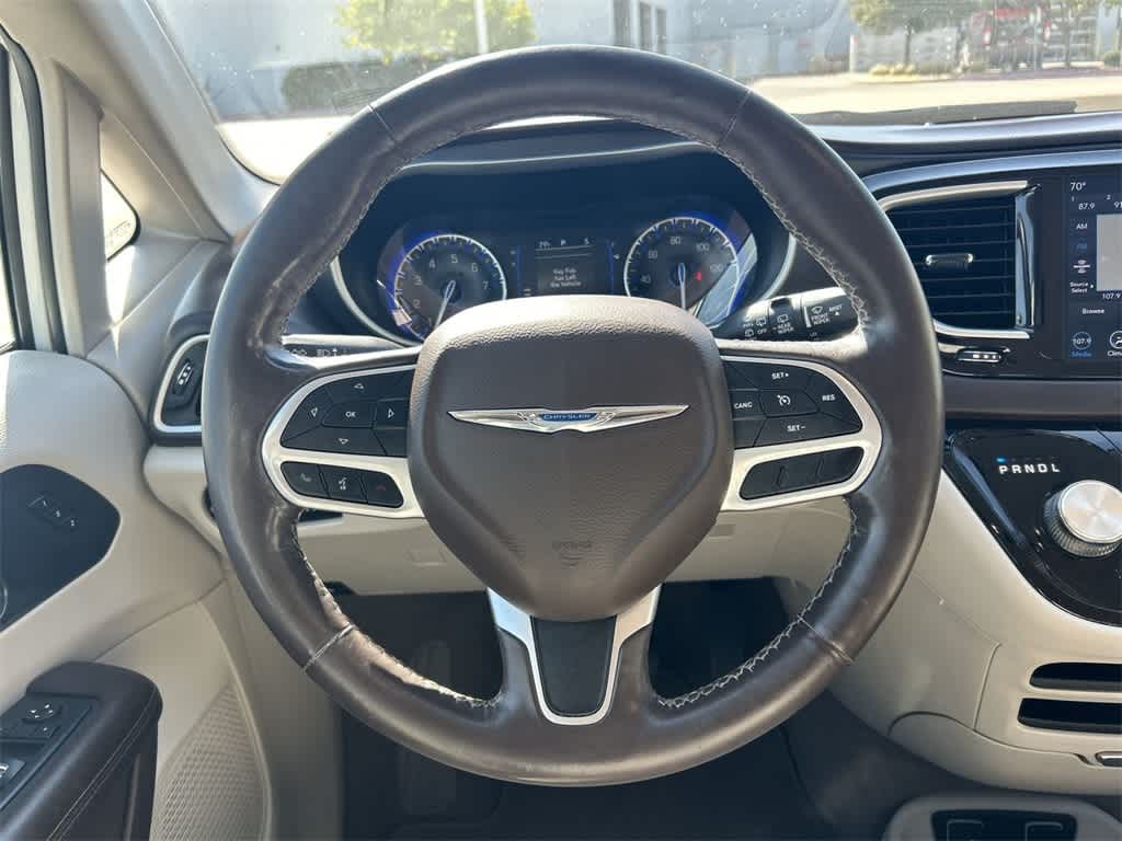 2020 Chrysler Pacifica Touring L 18