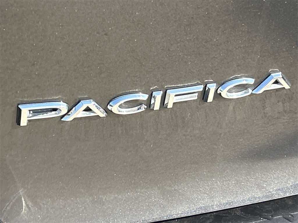 2022 Chrysler Pacifica Touring L 7