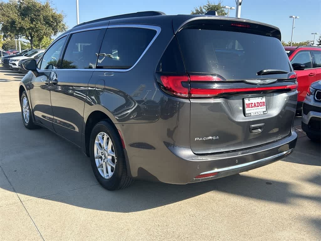 2022 Chrysler Pacifica Touring L 4