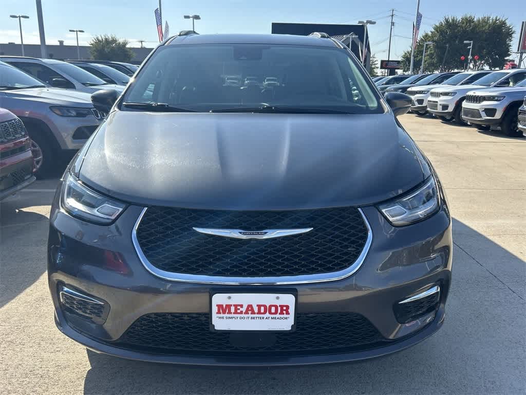 2022 Chrysler Pacifica Touring L 6