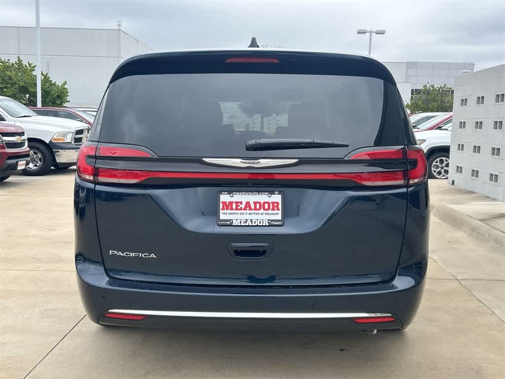 2024 Chrysler Pacifica Touring L 5