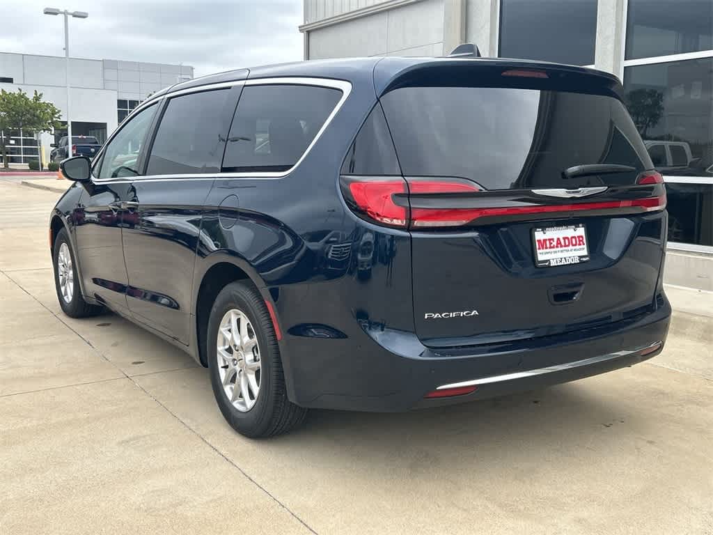 2024 Chrysler Pacifica Touring L 4