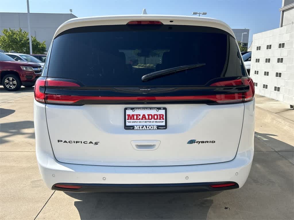 2022 Chrysler Pacifica Hybrid Touring L 5