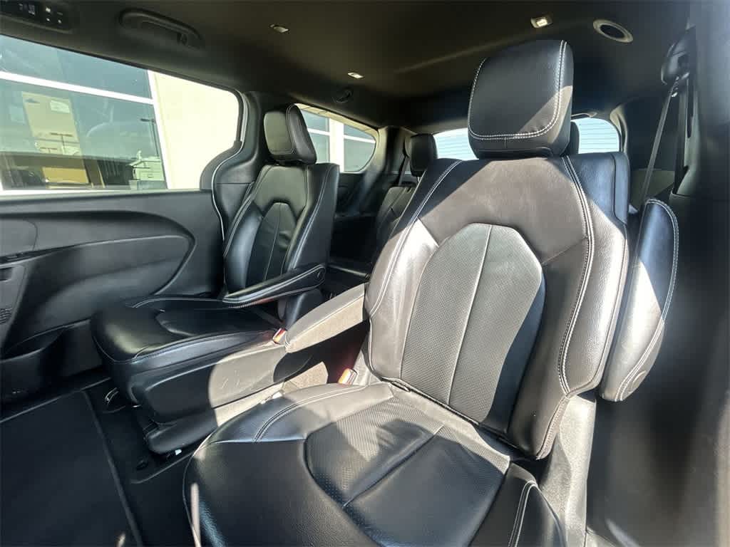 2022 Chrysler Pacifica Hybrid Touring L 12