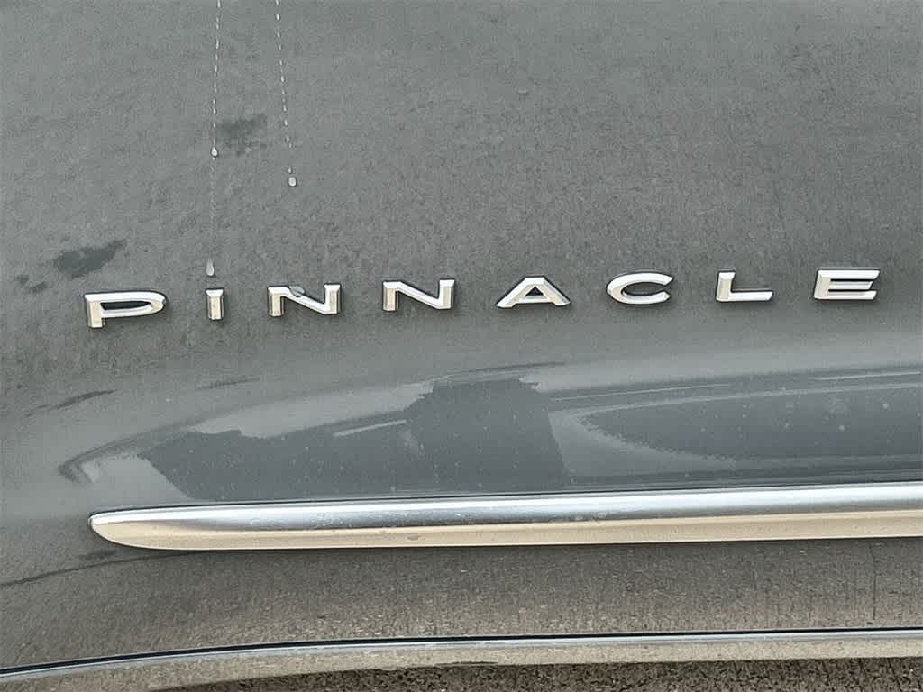 2024 Chrysler Pacifica Pinnacle 8