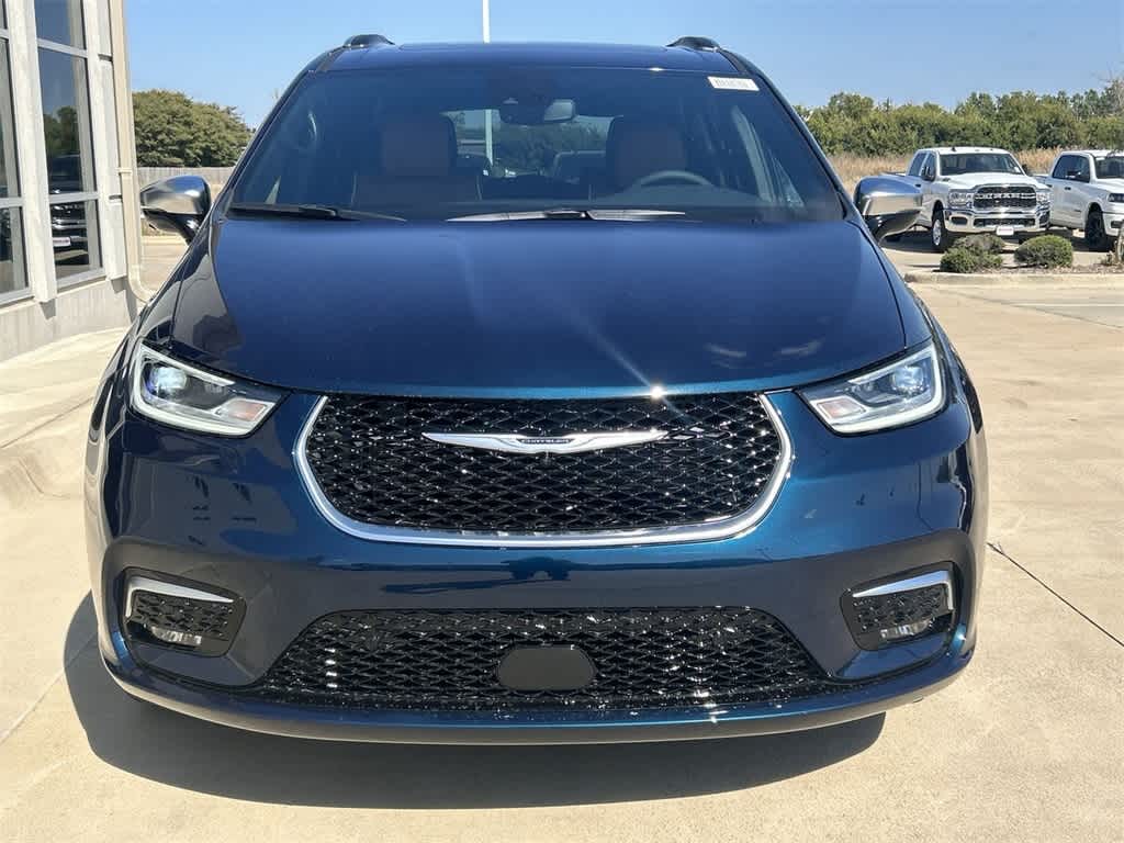 2025 Chrysler Pacifica Pinnacle 6