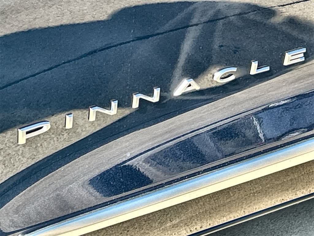 2025 Chrysler Pacifica Pinnacle 7