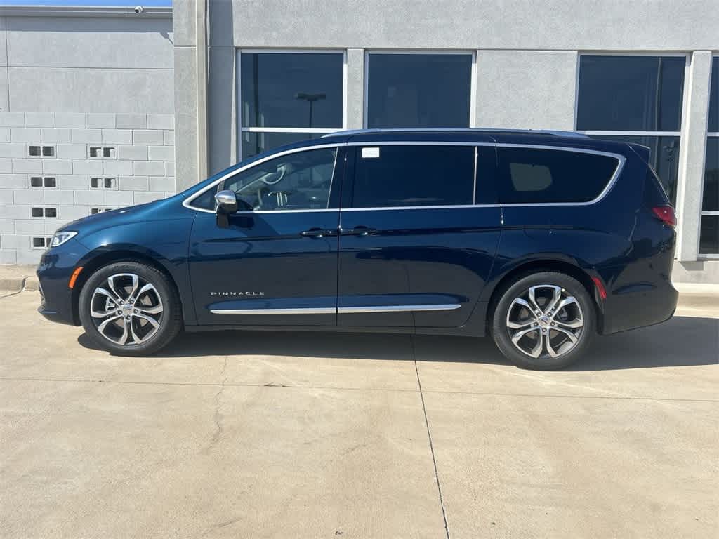 2025 Chrysler Pacifica Pinnacle 3