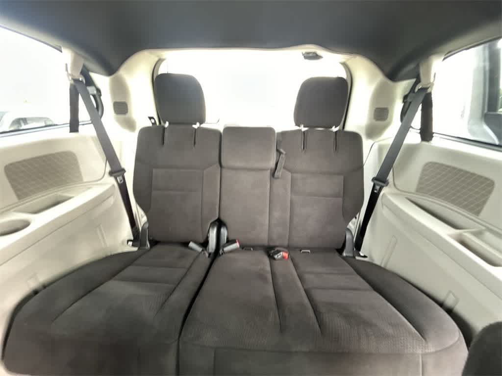 2015 Dodge Grand Caravan SE Plus 13