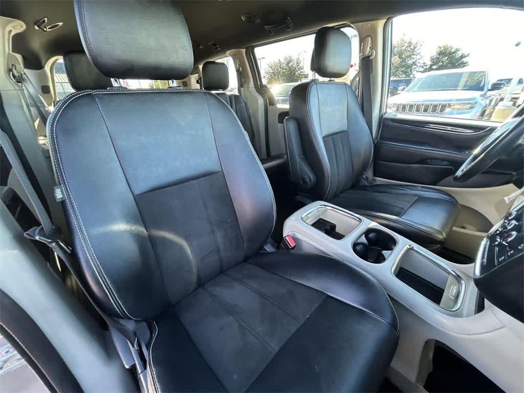 2019 Dodge Grand Caravan SXT 14