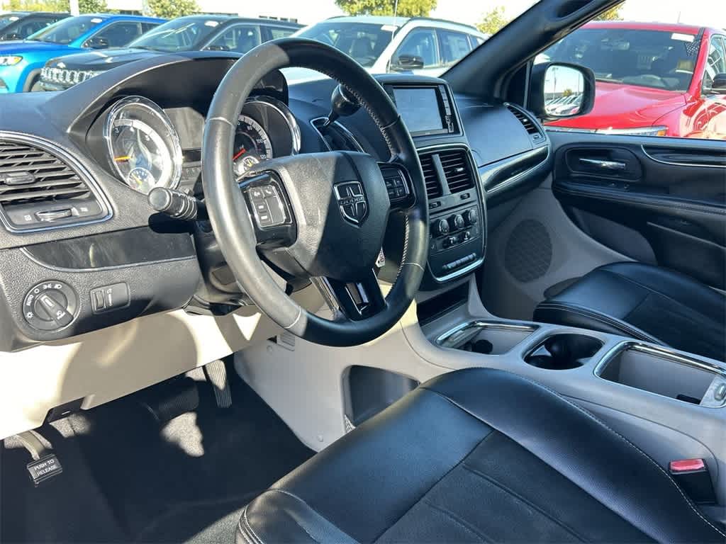 2019 Dodge Grand Caravan SXT 2