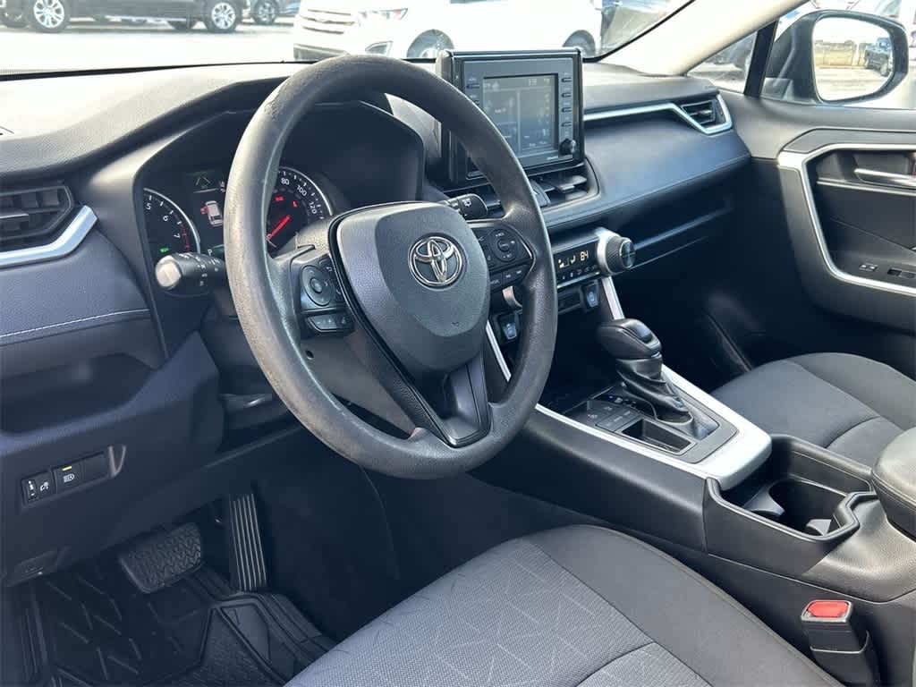 2021 Toyota RAV4 XLE 2