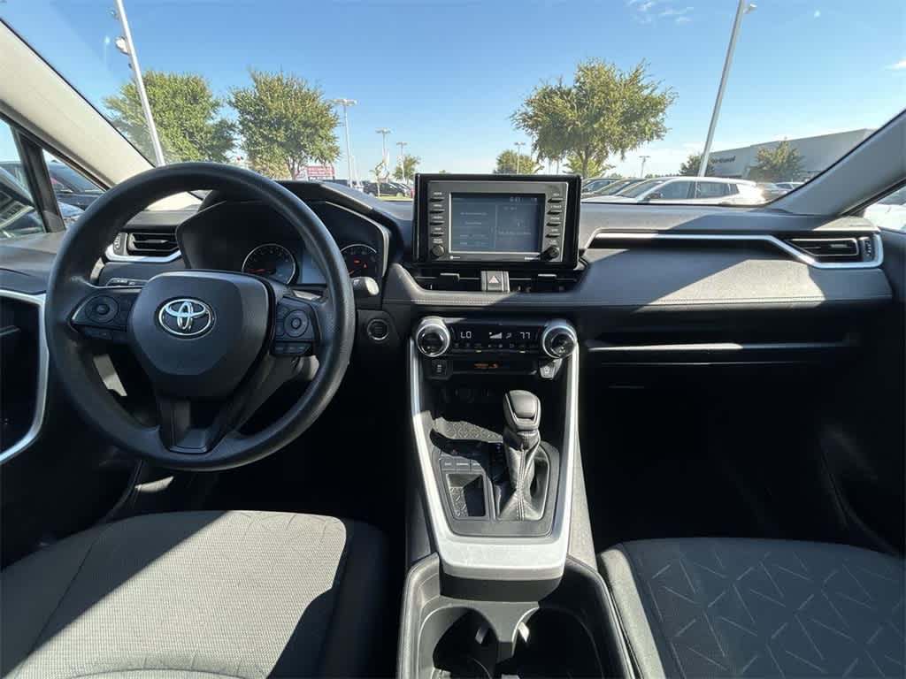 2021 Toyota RAV4 XLE 14