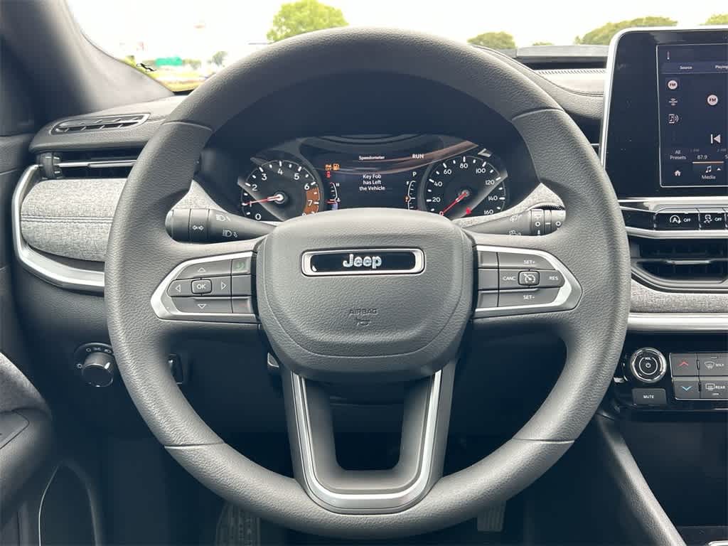 2025 Jeep Compass Sport 17