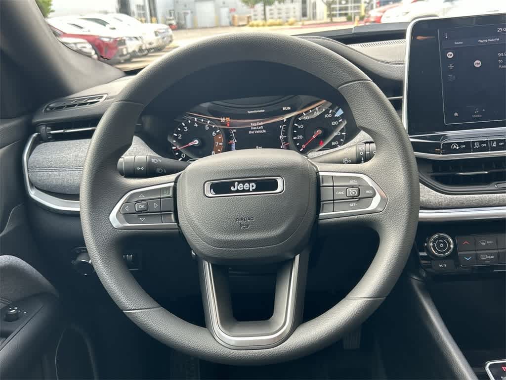 2025 Jeep Compass Sport 18