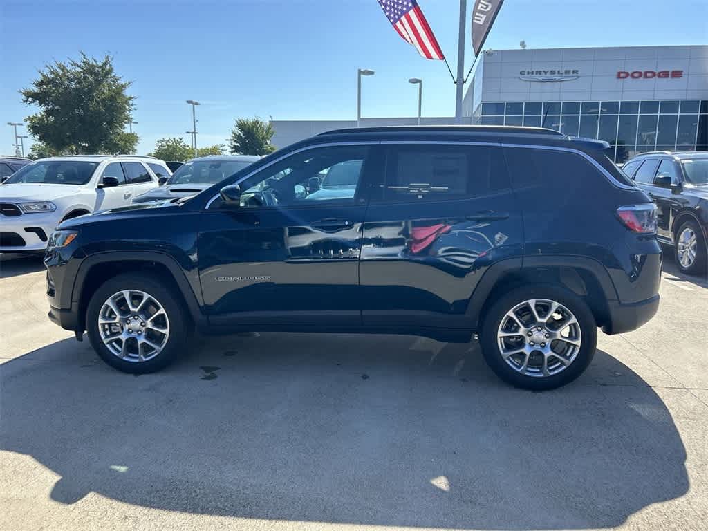 2024 Jeep Compass Latitude Lux 3