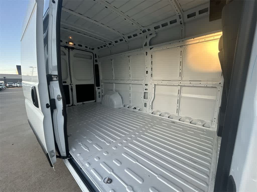 2024 Ram ProMaster Tradesman 8