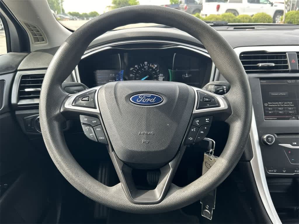 2014 Ford Fusion SE Hybrid 17