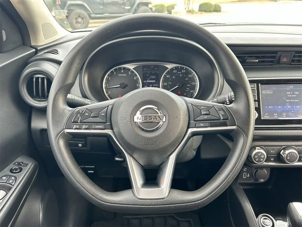 2021 Nissan Kicks S 17