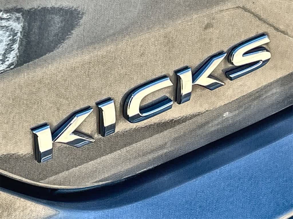 2022 Nissan Kicks SV 7